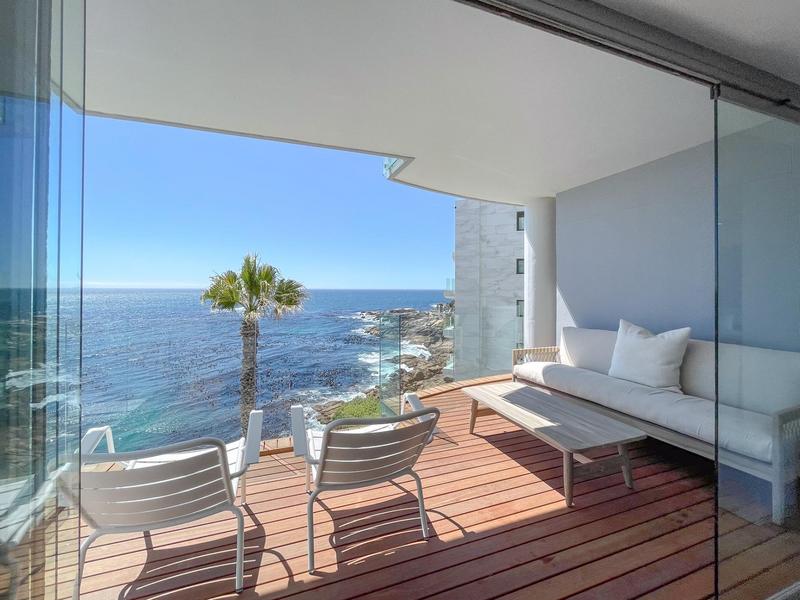 To Let 2 Bedroom Property for Rent in Bantry Bay Western Cape